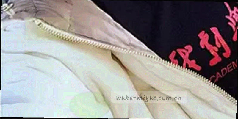 栏目索引视觉：按编号分组的文章卡片排列在深色桌面